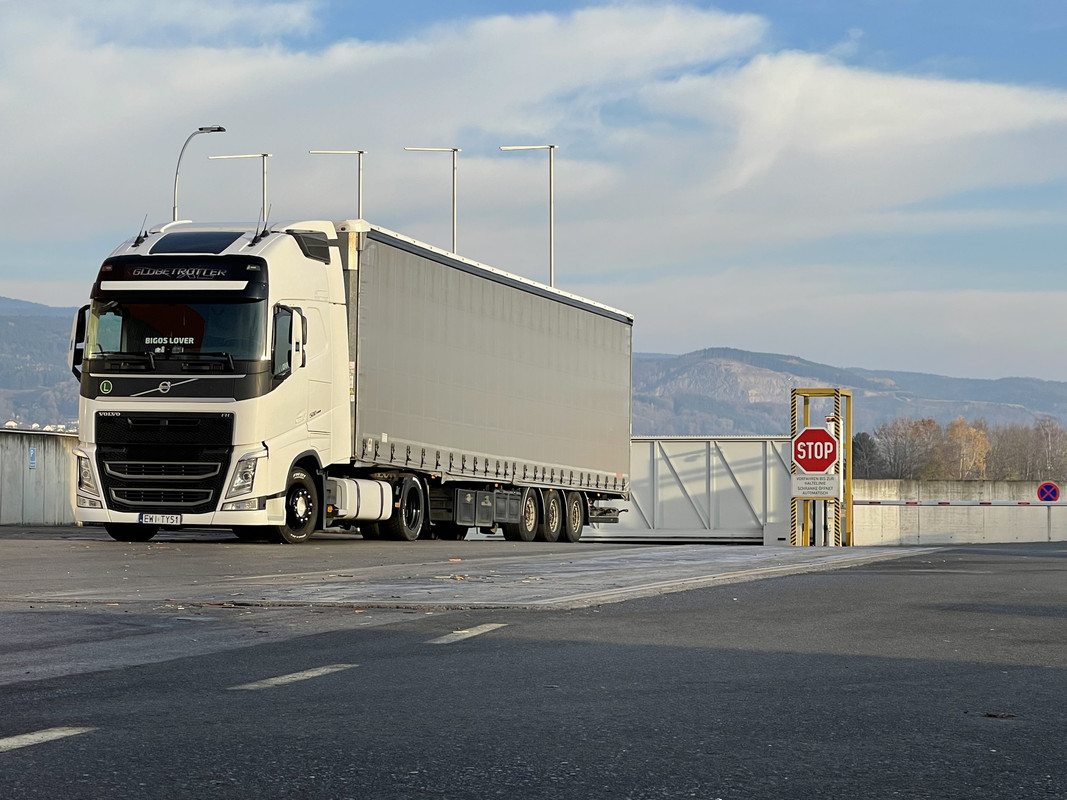 3499DBB3-FD1B-4410-8B96-190BB13B1A06