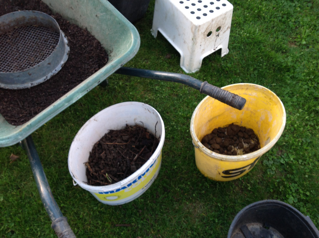 Pflanzerde für den Garten   4. Okt. 2015 (2)