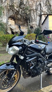 F7D70A8E-A195-40FB-B3B6-11F595CE8697