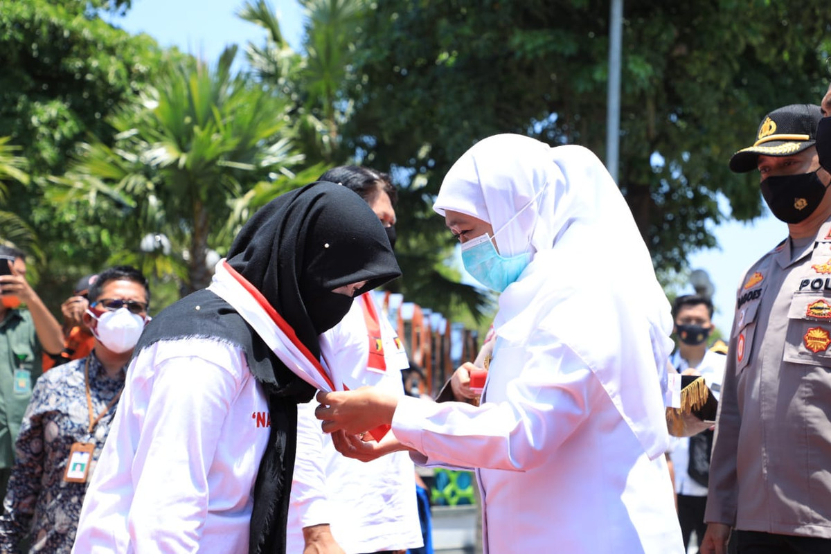 Gubernur Jatim Gubernur Jawa Timur Lakukan Operasi Yustisi dan Peluncuran tim Penegak Disiplin Protkes Covid-19 di Kab. Madiun