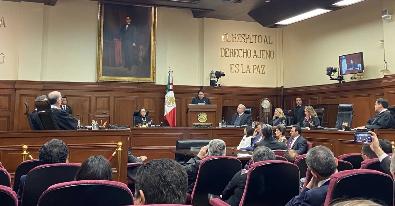 Tras ser investida con toga, Lenia Batres despotrica contra la SCJN y el PJF