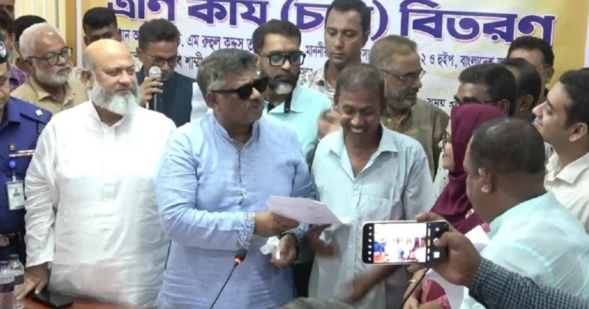 হিন্দুদের দিকে বাঁকা চোখে তাকালে বিষ দাঁত ভেঙে দেব: হুইপ দুলু