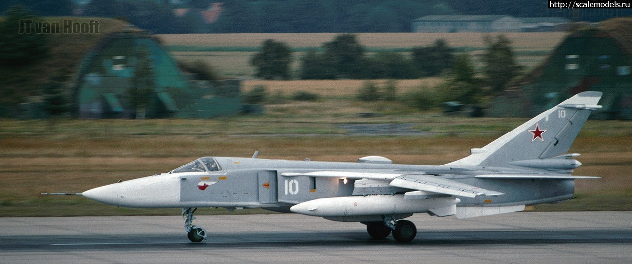 11 ORAP Su-24MR 10 White_0515320 (2)