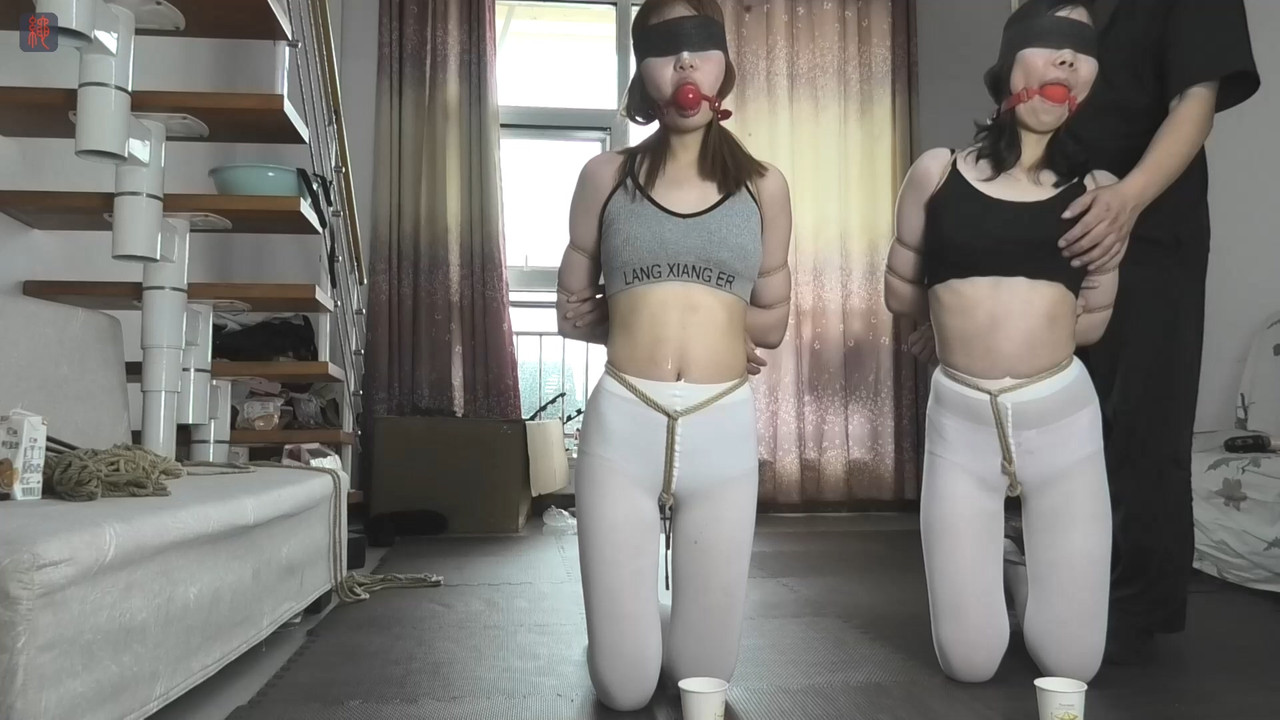 绳之韵 兮兮酱、奈奈生双人内衣首拍 双人五花 跪姿半吊.mp4_20191024_191503.389