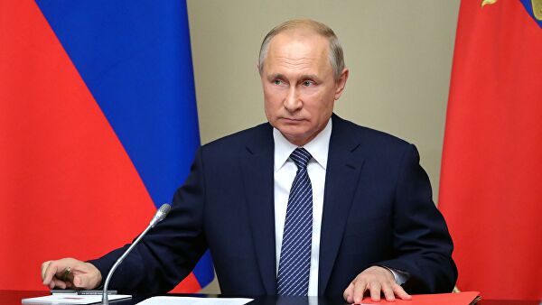 V.V.Putinas — tai asmenybė. Tai tikras Prezidentas. Savo šalies patriotas!