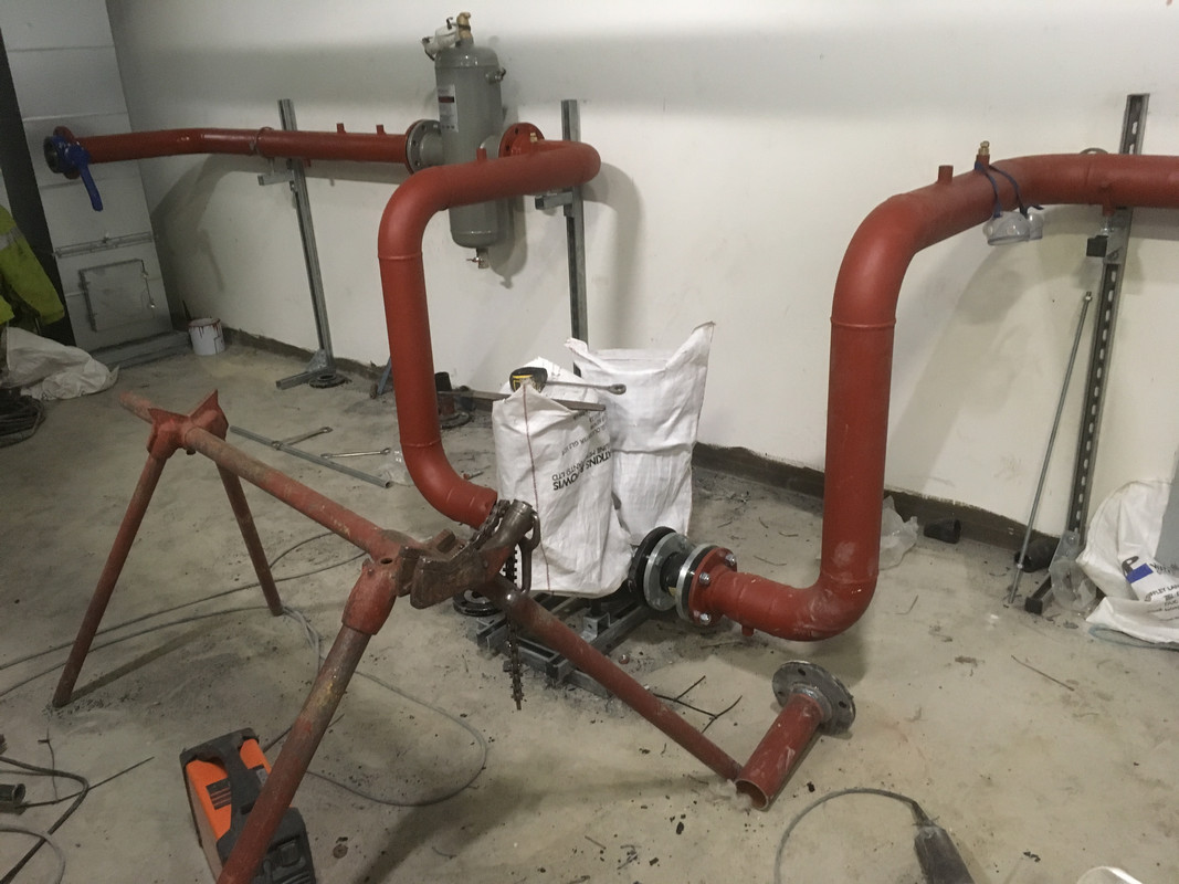 DCA66429-DDFA-4EDE-B565-8252BE0B4A84