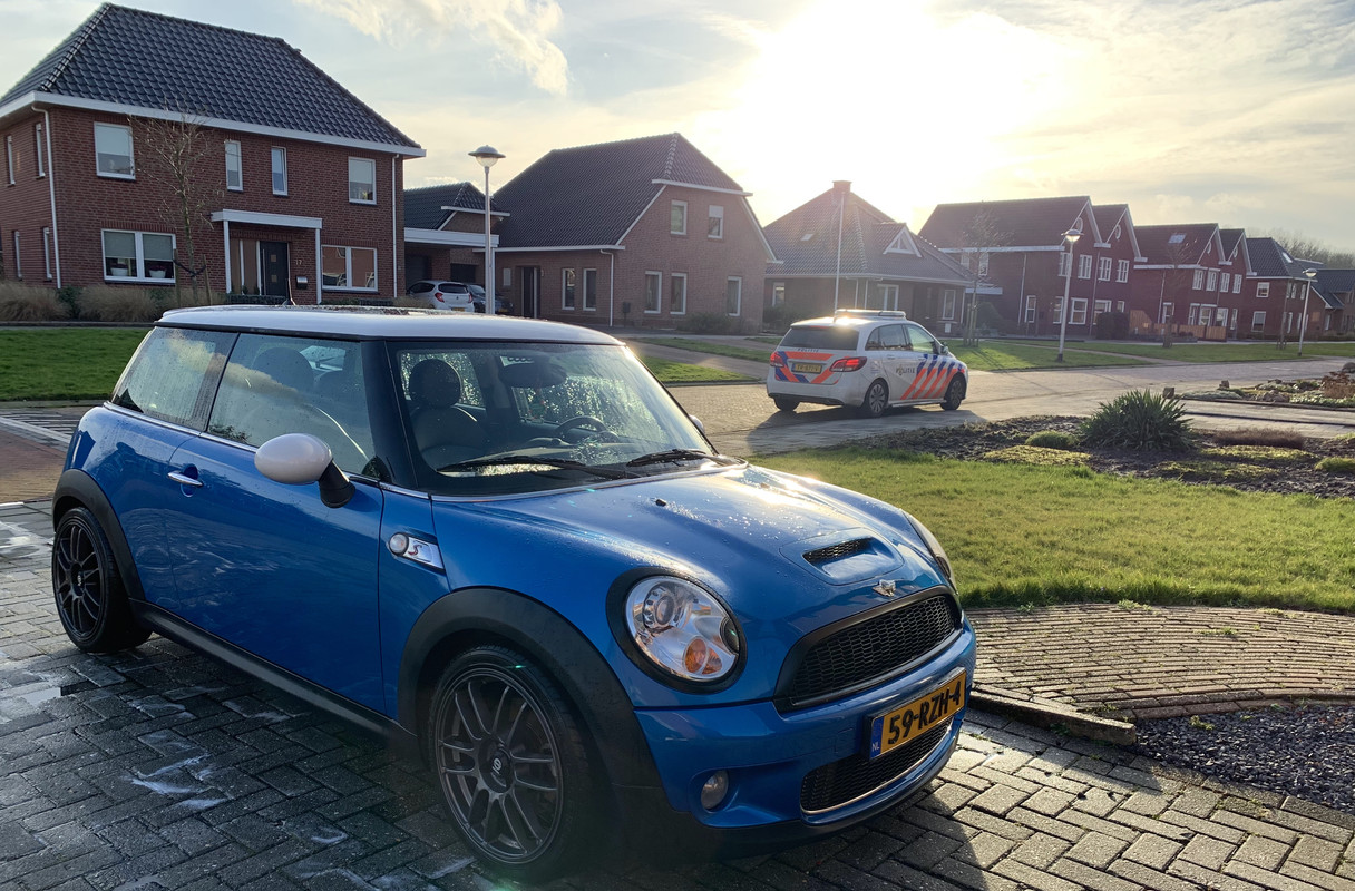 AF6881B8-2428-46F7-B66D-10E98638F74D