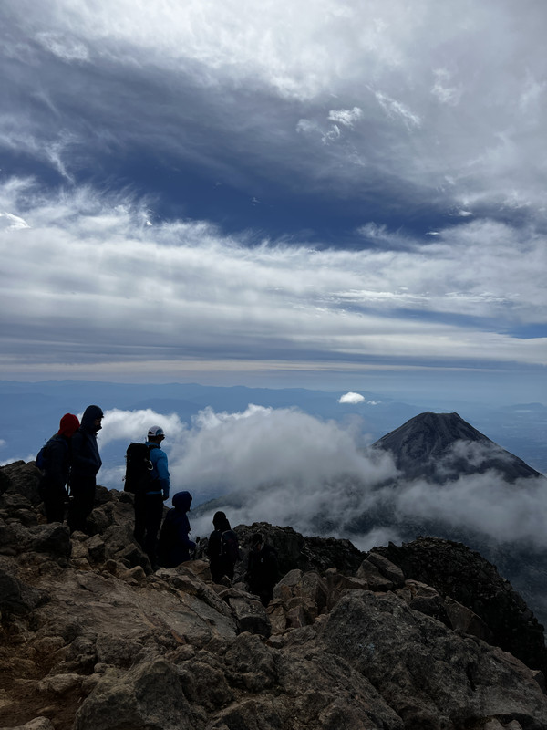 Grupo en la cumbre del Nevado de Colima
