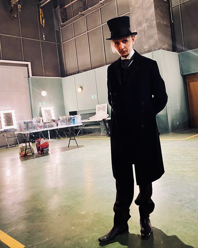 FF42BE69-8BE3-47CD-BAE6-5E7B834398DC