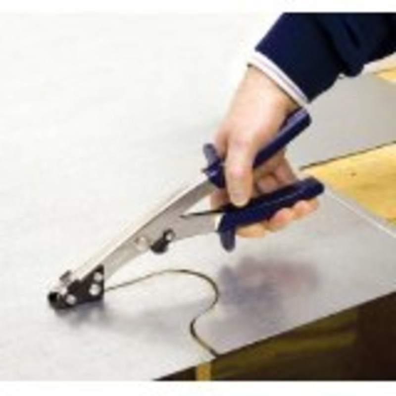 Grignoteuse à tôle.