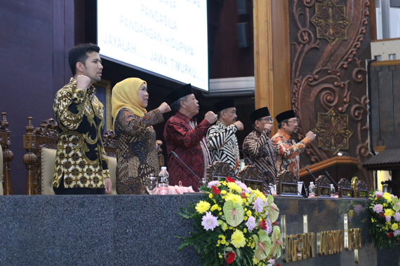 Tingkatkan Kualitas SDM Dan Daya Saing , Pemprov Jatim Alokasikan 35 Persen APBD Untuk Pendidikan dan Kesehatan