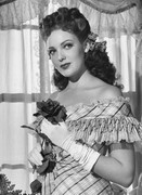 Linda-Darnell-b76