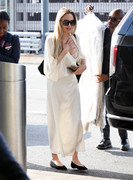 Angelina-Jolie-Nip-JFKAirport96