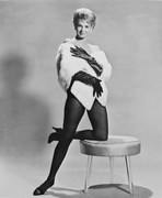 angie-dickinson-md46