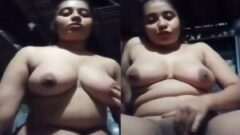 Xsex Horny Village Girl Apne Chuut Par Fingering Karke Video Banaya