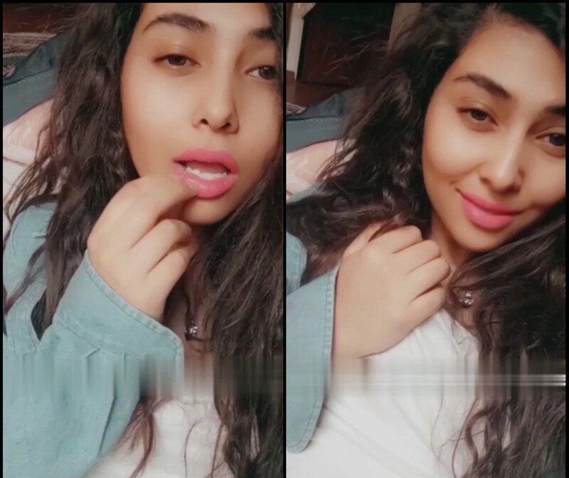 Cute snapchat girl rubbing her pssy closeup nude clip