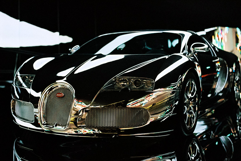 blacknwhitebugatti-veyron.jpg