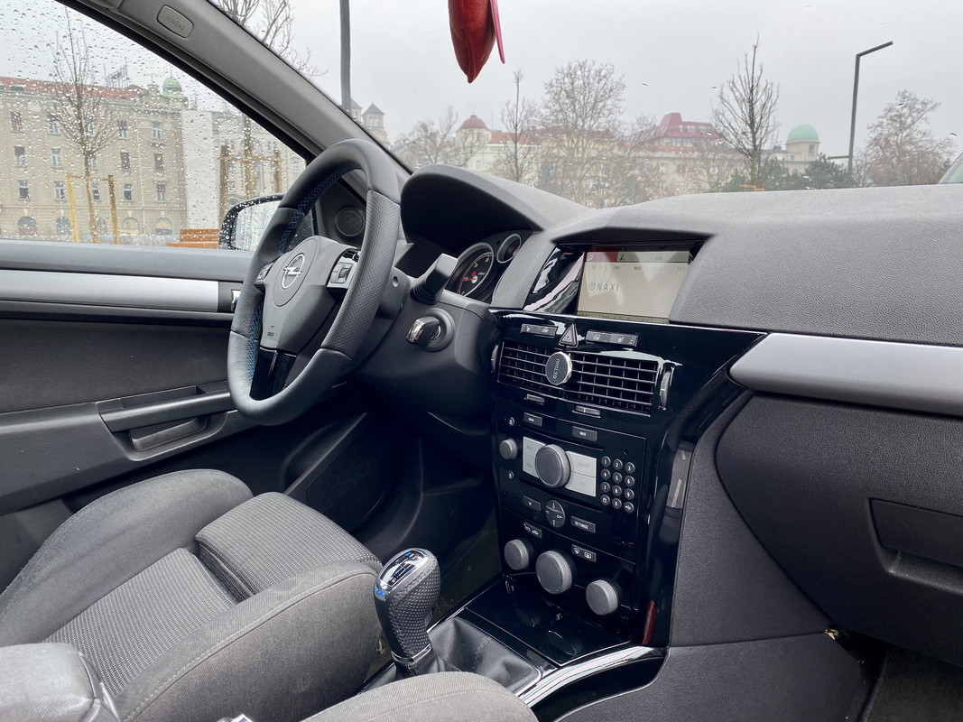 5228AD4B-903B-4A2E-93C9-E1DA08C85F01