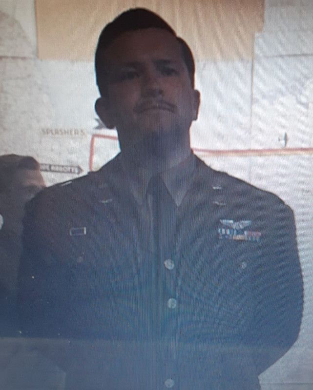Capitulo 7 (21.24) Briefing T. Coronel Bennett contesta Comandante