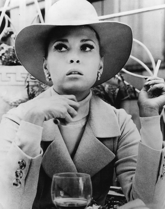 Faye_Dunaway_b19