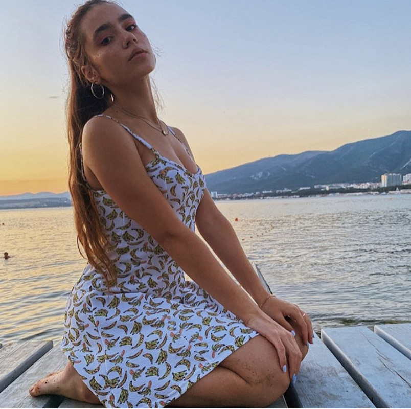 16280493-E7A8-4F6A-9E1D-3F84BE9359ED