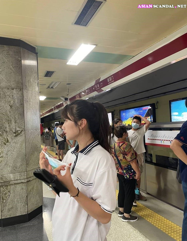 タイの十代の少女が犯された