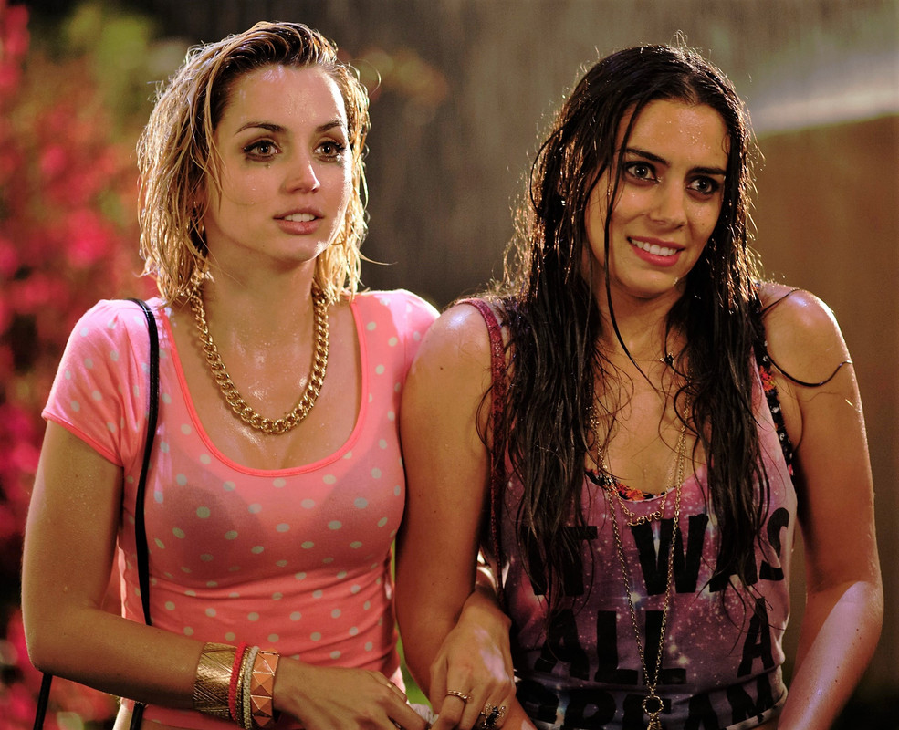Ana-de-Armas-Lorenza-Izzo-in-Knock-Knock- (2)