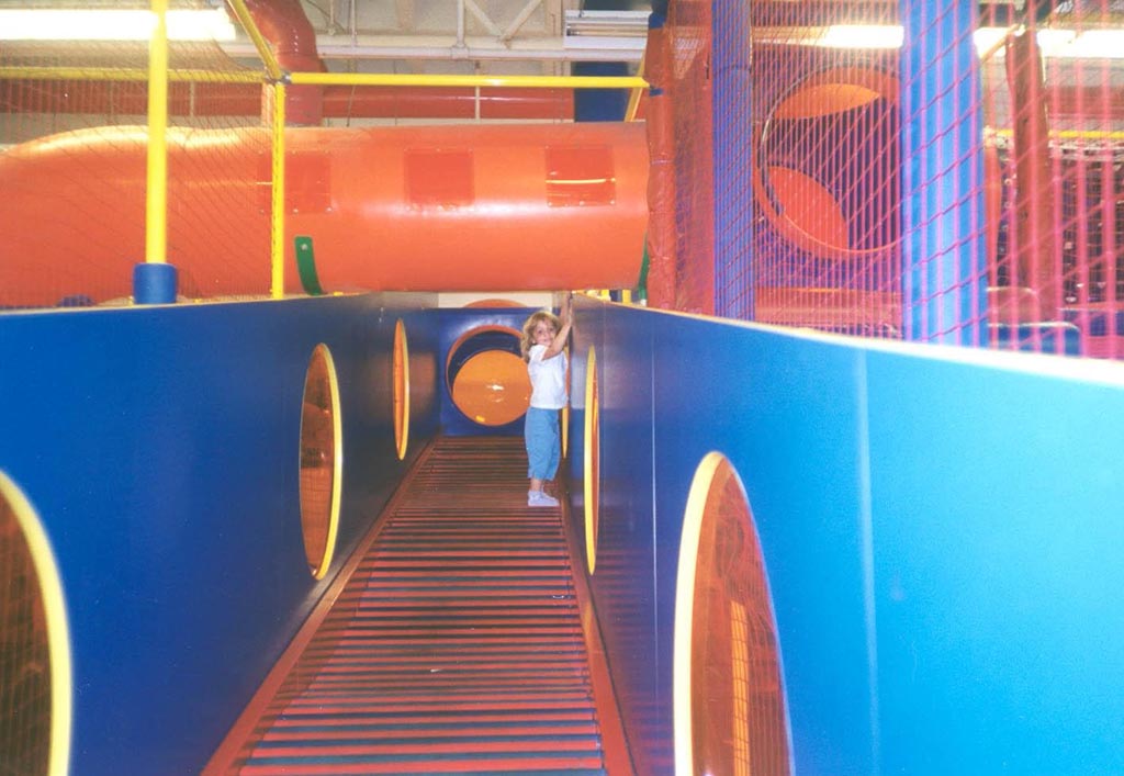 سمو-الأميرة-إيمان-بنت-عبد-الله-الثاني-تزور-مدينة-ألعاب-في-أمريكا