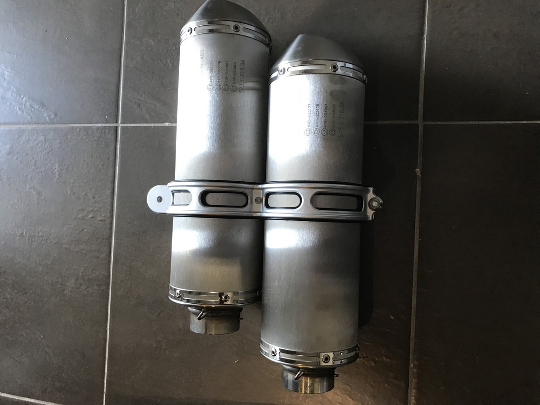 70942404-45BB-4C3B-A818-390FB323F9A4