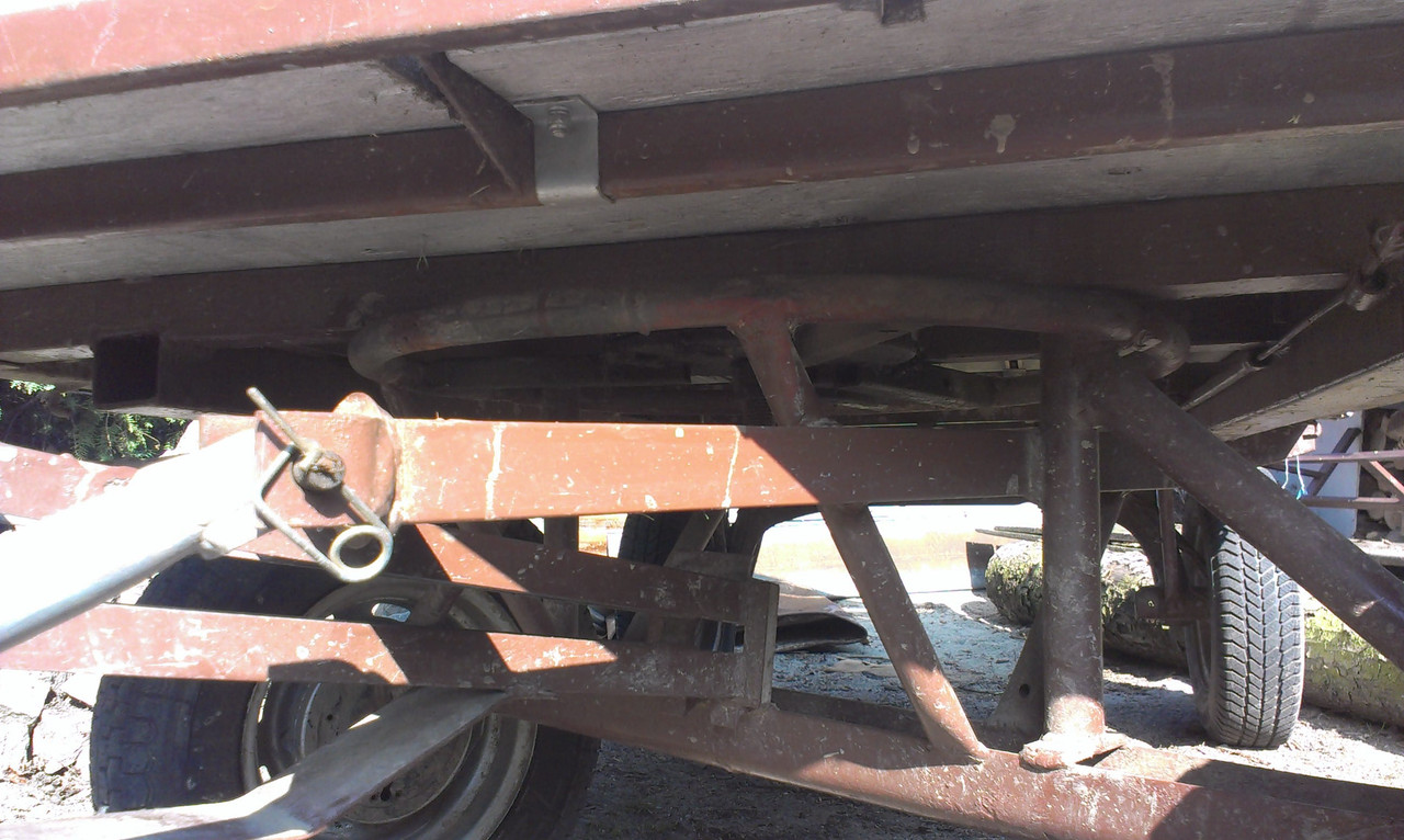 vozík-točna ze předu z boku