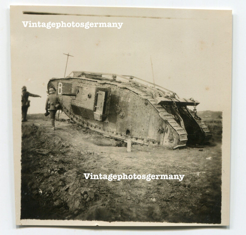 D341 Foto WK1 Belgien - France Flandern März 1918 englischer Panzer Tank Combat