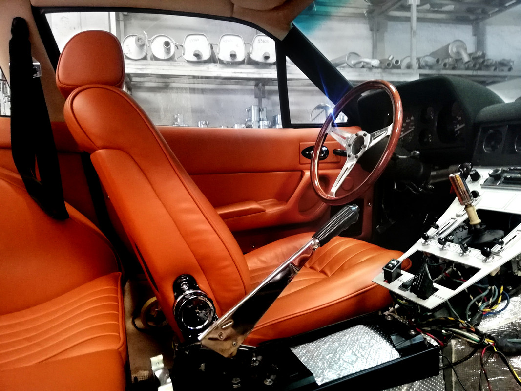 FERRARI_365GTC_EA2401-12