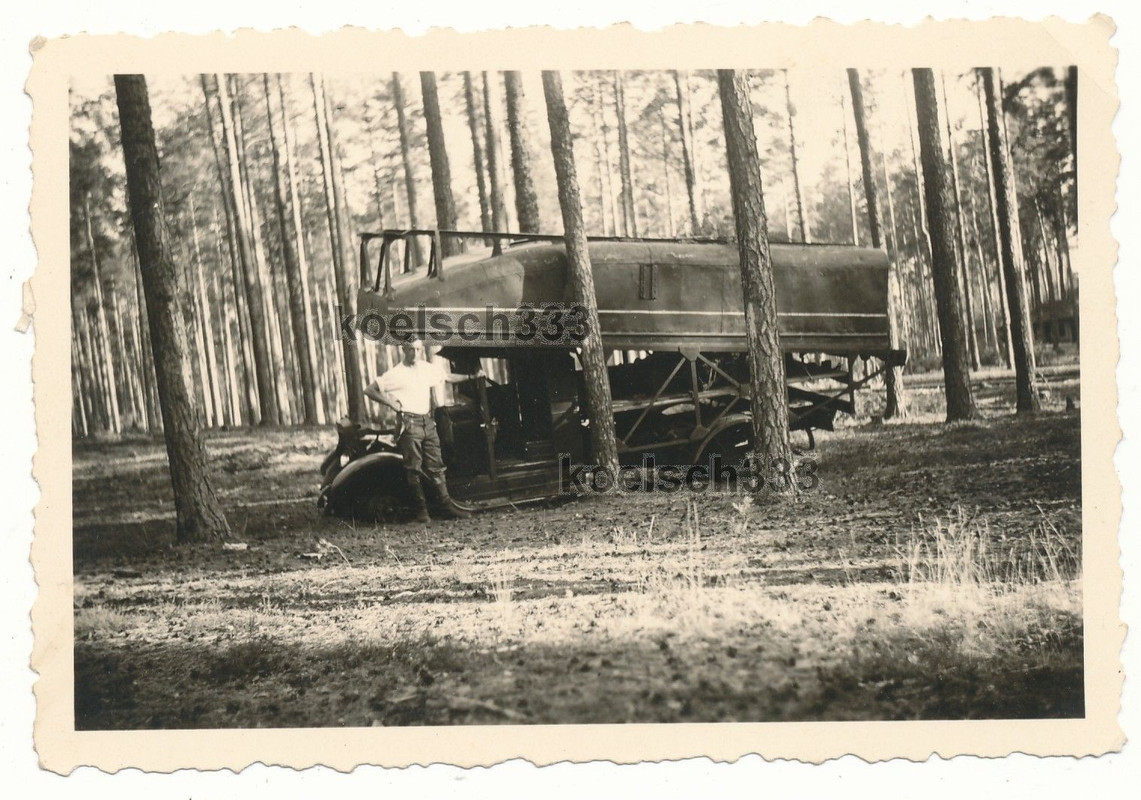Foto LKW Wrack russische Pioniere Ponton Brücken