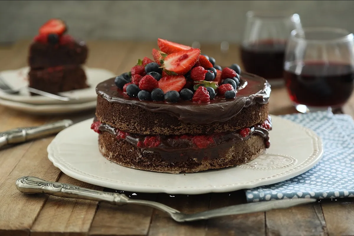 ¿Cómo hacer un postre de chocolate con vino tinto? Prepara un delicioso pastel