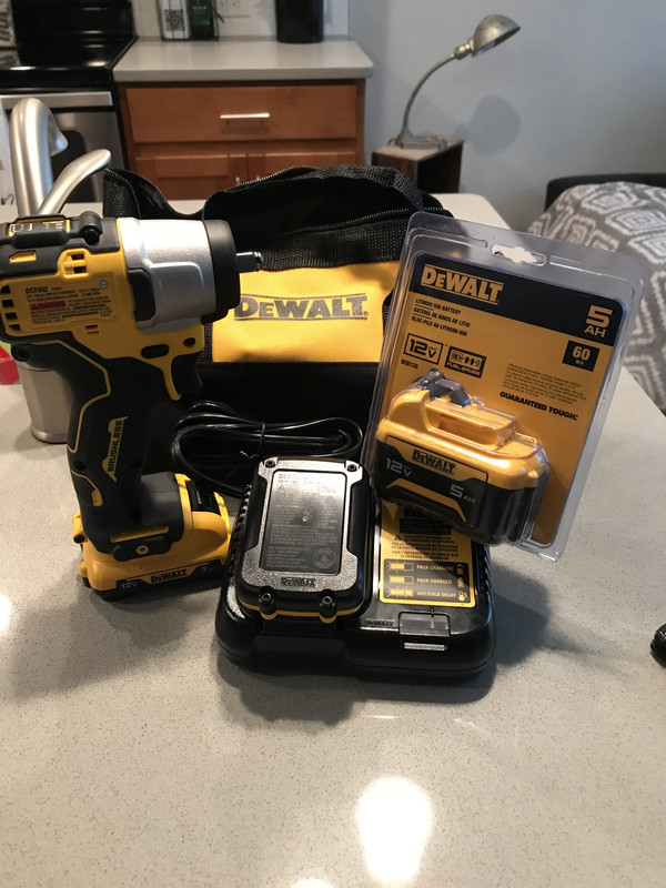 24BBCF52-2BE3-4141-A695-68DE1936EBDE