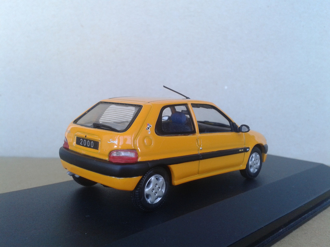 2000 Citroën Saxo Mk II Bic (Universal Hobbies – nº 80 Passion Citroën) (5)