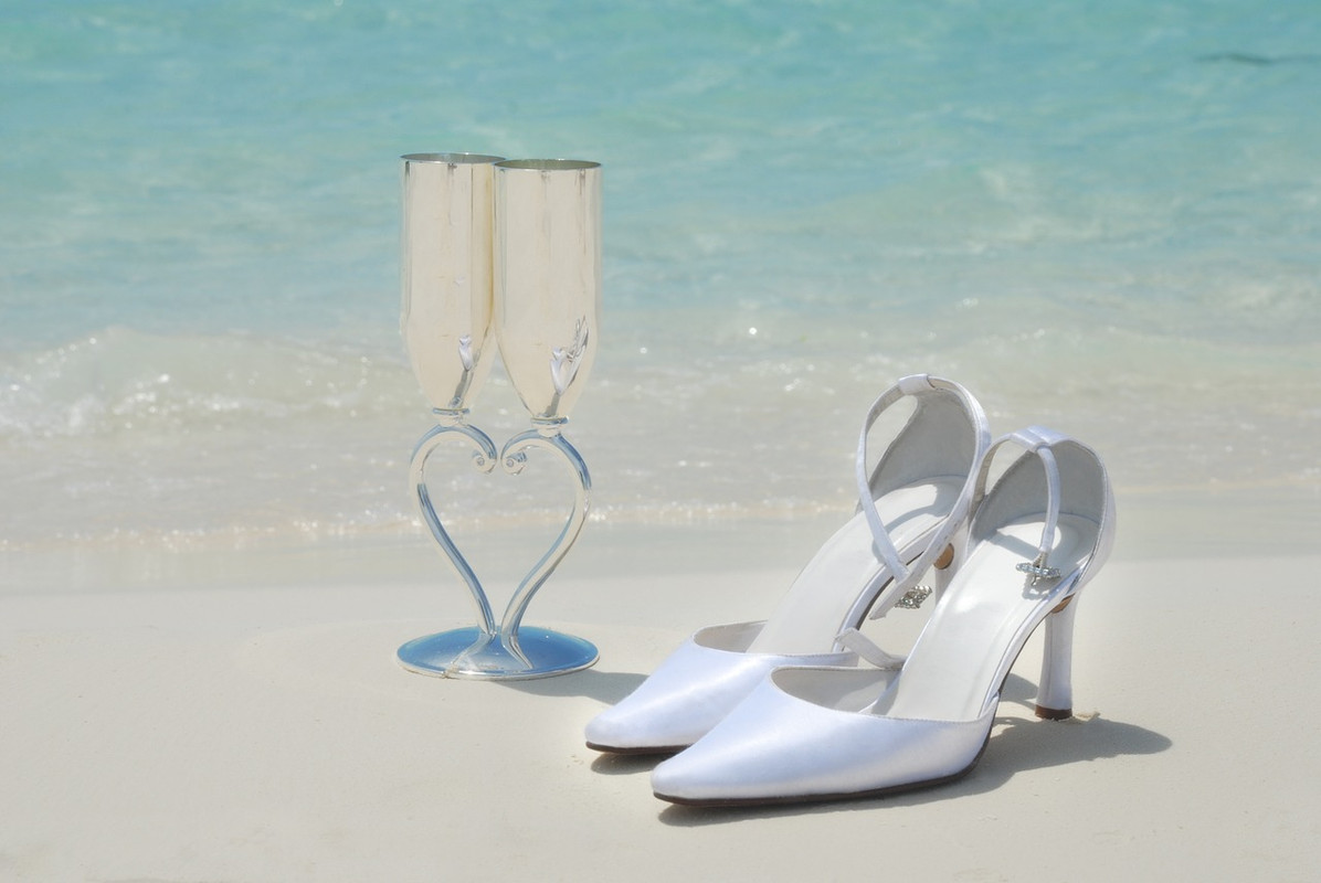white-bridal-shoes-1434864-1280.jpg
