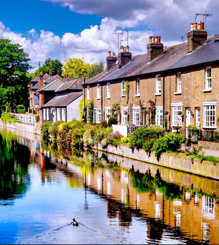 Riverside-house-HD.jpg