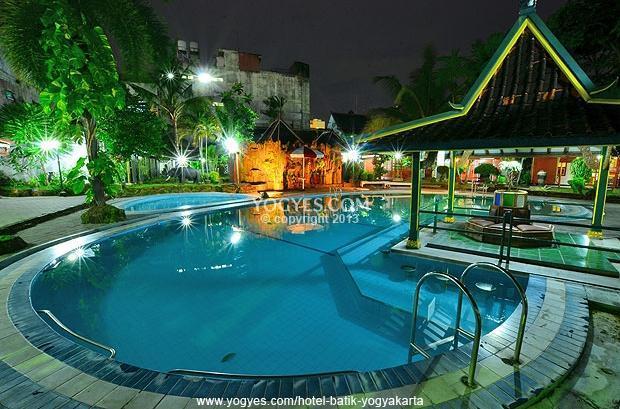 Kolam renang Hotel Batik Yogyakarta