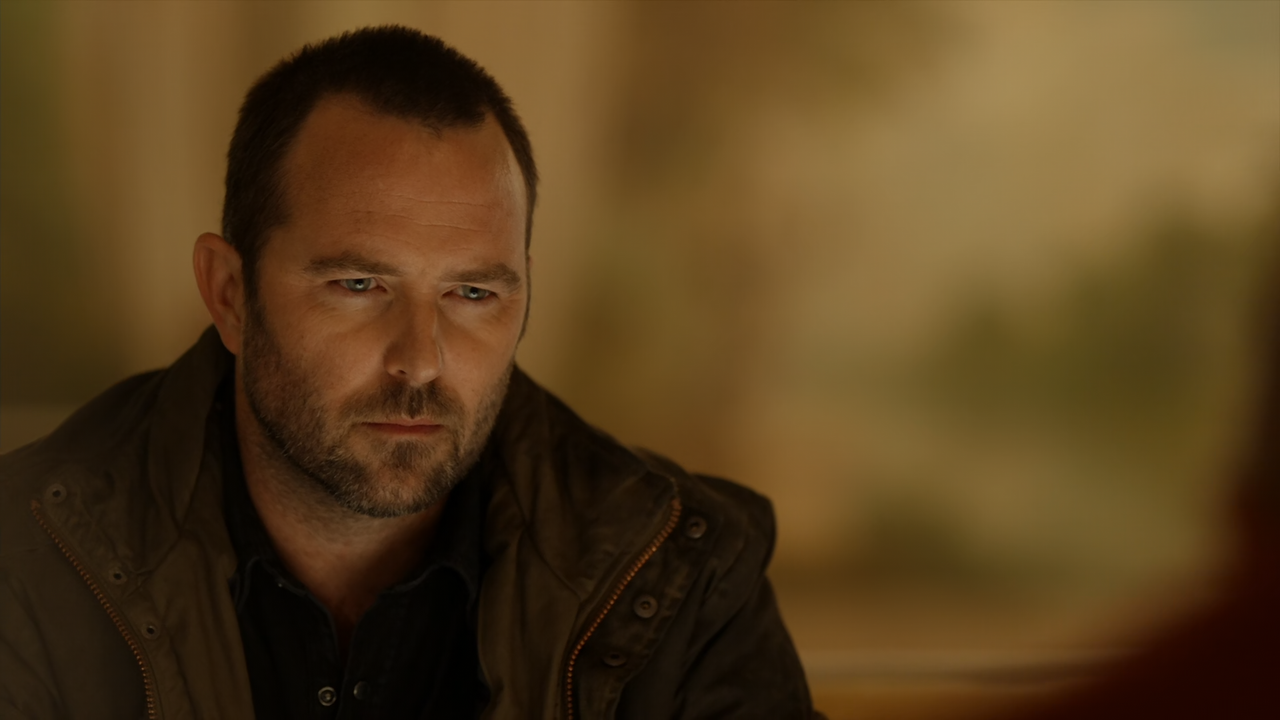 Blindspot.S05E01.I.Came.to.Sleigh.1080p.10bit.AMZN.WEB-DL.AAC5.1.HEVC-Vyndros.mkv_snapshot_16.33_[20