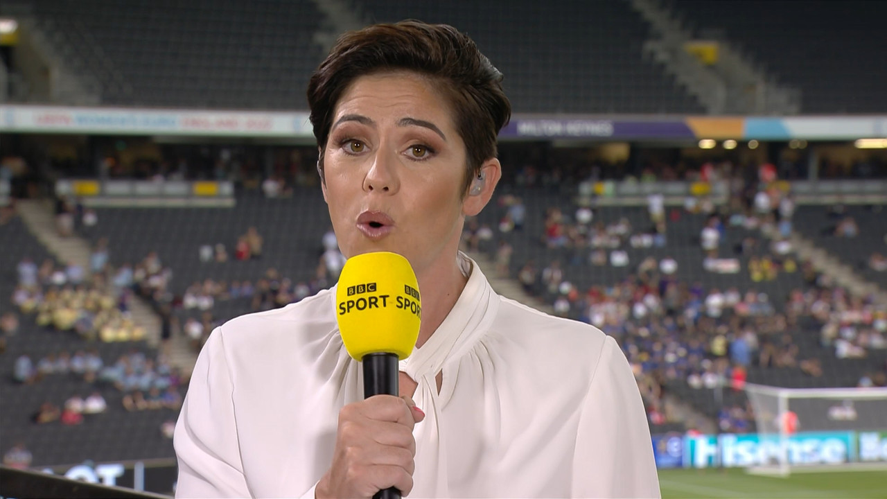MOTD Live Denmark v Finland_20220712_16451900.ts_snapshot_01.10.40.476