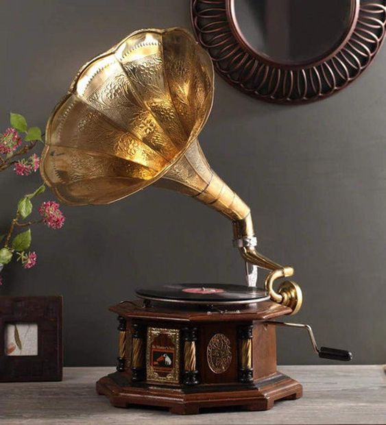 brown-gramaphone-new.jpg