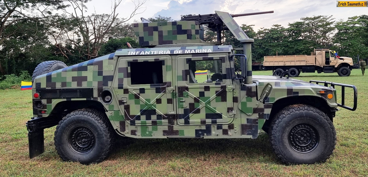 Colombia introduce un nuevo camuflaje pixelado en sus vehículos HMMWV