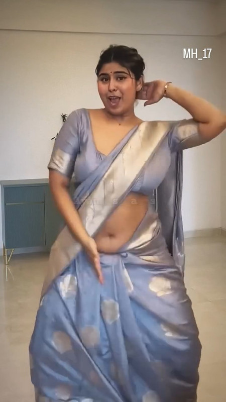 marathi lady sexy chubby navel in violet saree.mp4_snapshot_00.08.819