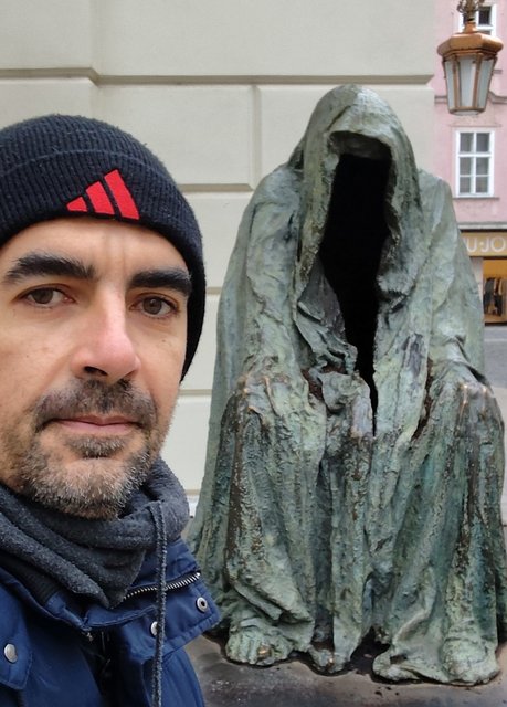 Casa Danzante, Reloj en movimiento y Castillo de Praga - Viena - Bratislava - Praga, Navidad 2024 (37)