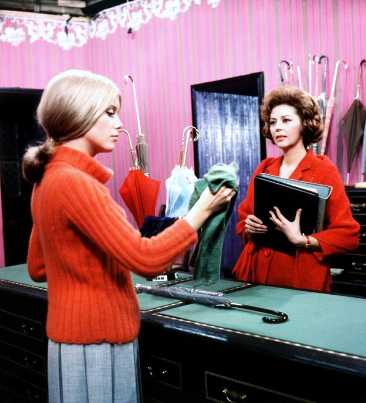 catherine_deneuve_md82