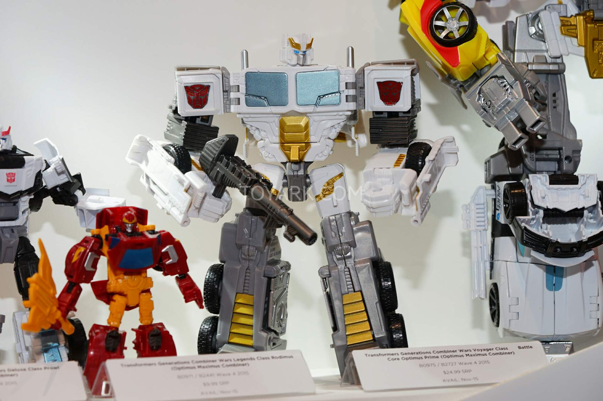 SDCC2015-Hasbro-Transformers-Combiner-Wars-004