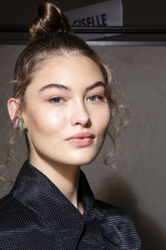 Fendi Spring 2019 Backstage 8WvudQcqZ-7x