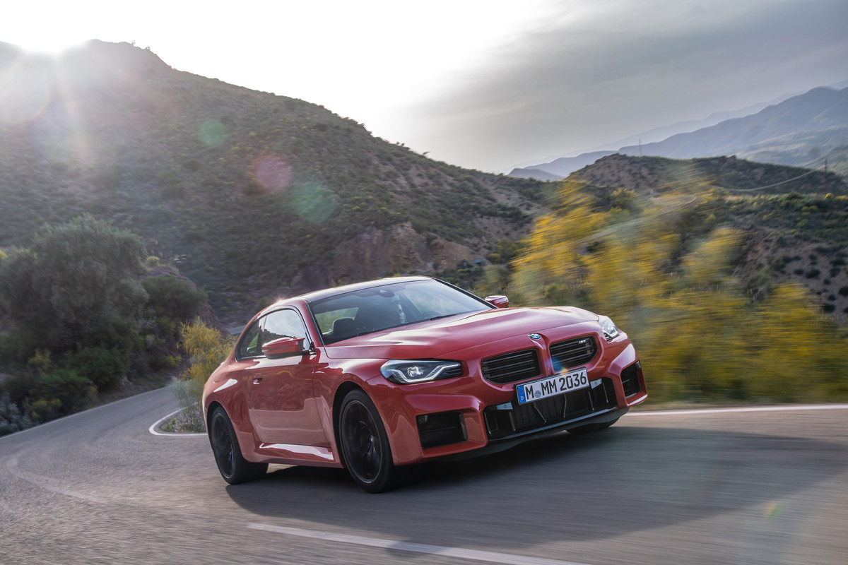 P90481889_highRes_the-all-new-bmw-m2-c