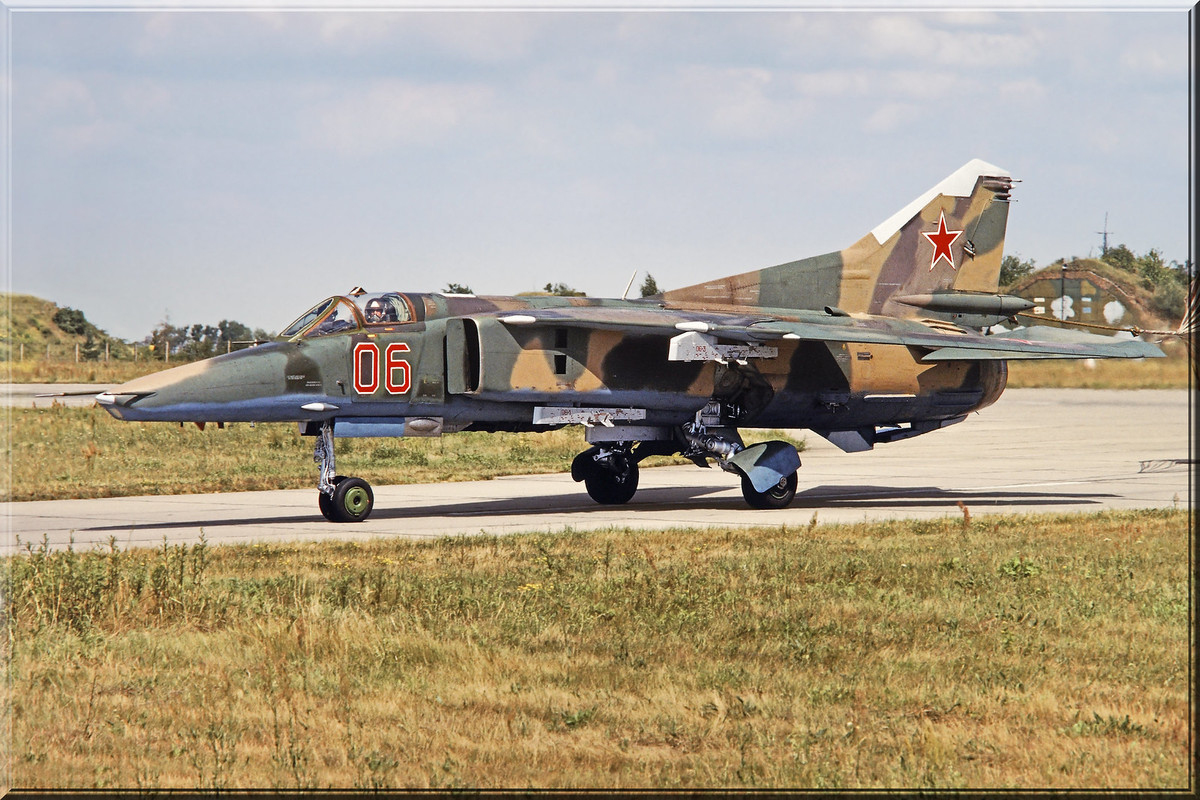 296 APIB Mig-27M 06 Red_83712545154, Summer 1992